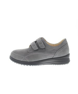 
Finn Comfort dames klittenbandschoen, model 96522 Prophylaxe. Extra comfortabel en gepolsterd bij diabetische en reumatische gerelateerde voetklachten. Grijs nubuck. Wijdte K, geschikt voor de brede en gevoelige voet. Uitneembaar voetbed.
Hakhoogte 40mm.
Hielheffing 25mm.