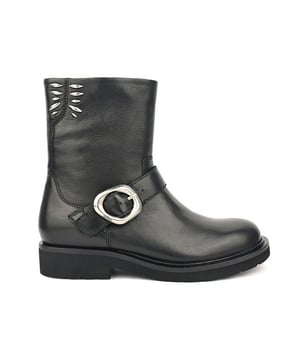 
Materiaal: Leer, Zool: Rubber, Uitneembaar voetbed: Ja, Model: Sportieve Boots, Hakhoogte: , Serienummer: 271.01.146, Wijdtemaat:  , Wijdtemaat omschrijving:
