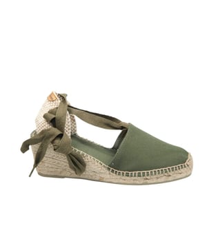 

Materiaal: textiel canvas
Zool: rubber zool
Voering: stof