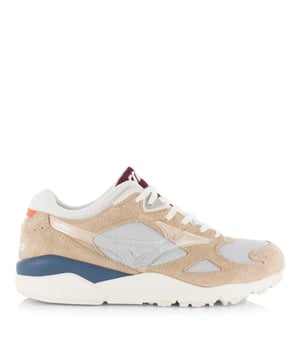 
<p>Sky Medal S (GRoot/OMushroom/BSea) van het merk Mizuno. Deze sneaker voor unisex heeft een bovenwerk gemaakt van suède en mesh. De voering is van textiel en de Sky Medal S beschikt over een uitneembaar voetbed.</p>
<p>Voorzien van een rubberen zool en Mizuno-branding op de tong, zijkant en achterkant. Til je outfit naar een hoger niveau met de sneakers van Mizuno!</p>
<p><strong>Eigenschappen:</strong></p>
<ul classs="wmd-bullets">
<li><span>SKU:</span> 5110-05-13090</li>
<li><span>MPN:</span> D1GA2010 24</li>
<li><span>Merk:</span> Mizuno</li>
<li><span>Hoofdkleur:</span> Beige</li>
<li><span>Materiaal:</span> Suede</li>
<li><span>Binnenvoering:</span> Textiel</li>
<li><span>Breedte:</span> Normaal</li>
<li><span>Uitneembare zool:</span> Ja</li>
</ul>
<p>Amigo is officieel verkooppunt voor producten van <a href="https://www.amigo.nl/merken/mizuno/">Mizuno</a> en helpt je graag verder. Indien je je Sky Medal S bestelt voor 16:00, dan wordt je bestelling, indien op voorraad, nog op d