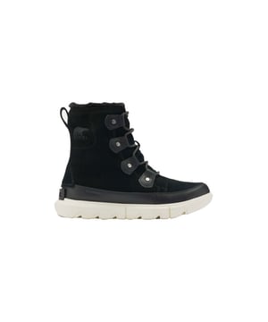 
Sorel Explorer II Dames sneeuwlaars zwart

 De Sorel Explorer Joan is een heerlijke laars die je kan aantrekken na een dagje skiën. Deze lichte snowboot heeft een pasvorm van een sneaker en beschermt tegen alle weersinvloeden. Het bovenstuk is gemaakt van waterdicht suede met een nepbontmanchet. De laars heeft een EVA zool met maximale demping. De laars is voorzien met 100 g microfleece isolerende voering om de voeten lekker warm te houden.

 Sorel dames laars kopen 

 Deze laars heeft EVA voetbed wat een ontspannen draagvermogen geeft. De rubberen zool zorgt voor veel demping wat ook heel fijn is voor de rest van je ledematen. Het grootste voordeel van deze laars is dat het draagt als een sneaker waardoor hij enorm lekker zit en gemakkelijk weg stapt. De laars is voorzien van een stevige zool waardoor hij alle weersomstandigheden kan doorstaan. 

 Goed om te weten:

 - Normale