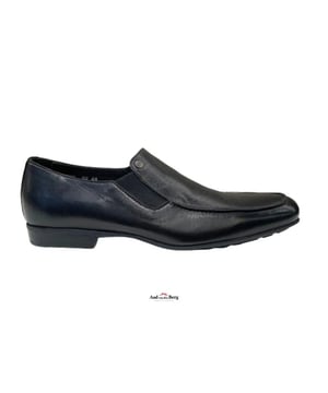 

Materiaal: gladleer
Zool: rubber zool
Voering: leer