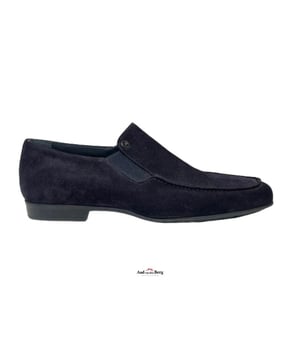 

Materiaal: suede
Zool: rubber zool
Voering: leer