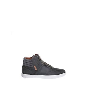 Scoor deze nieuwe outfit van O'Neill nu in de O'Neill sale met hoge korting!
Prachtig item uit de collectie van een toppartner van V&D