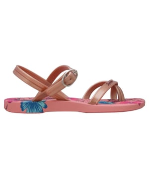 
Ipanema Fashion Sand VII Kids Sandalen 

 Maak kennis met de Ipanema FASHION SAND VII KIDS: stijlvolle en comfortabele sandalen voor jonge avonturiers. Deze sandalen zijn ontworpen met de behoeften van kinderen in gedachten, waardoor ze perfect zijn voor zomerse dagen vol plezier en ontdekking. Ipanema staat bekend om zijn kwaliteit en duurzaamheid. De FASHION SAND VII KIDS-sandalen zijn gemaakt van hoogwaardige materialen die bestand zijn tegen dagelijks gebruik en de avonturen van je kind. Ze zijn gemakkelijk schoon te maken en gaan lang mee, waardoor je kind er de hele zomer plezier van kan hebben.

 Pluspunten:

 + Vegan
+ Eco Vriendelijk 
+ Gemaakt in gezonde fabrieken met eerlijke lonen