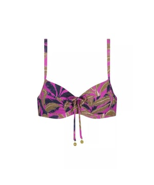 
Cyell Palm Springs Bikinitop

 De Cyell Palm Springs Bikini Top is een prachtige en stijlvolle keuze voor vrouwen die op zoek zijn naar een bikini top met een vleugje tropische sfeer. Het ontwerp van deze top is geïnspireerd op de prachtige palmbomen en kleurrijke bloemen van Palm Springs. De Palm Springs Bikini Top heeft voorgevormde cups met een beugel die zorgen voor extra ondersteuning en vorm aan de borsten. De schouderbandjes van de top zijn verstelbaar, zodat je hem perfect kunt aanpassen aan je eigen lichaam en comfort. De top heeft ook een handige sluiting op de rug, waardoor je hem gemakkelijk aan en uit kunt trekken.

 Cyell Palm Springs Bikini Top

 De kleuren van de Cyell Palm Springs Bikini Top zijn prachtig en geven je een gevoel van vakantie en ontspanning. Het ontwerp is tijdloos en kan eindeloos worden gecombineerd met verschillende bikini broekjes. eze top is perfect om te dragen tijdens warme zomerdagen op het strand of