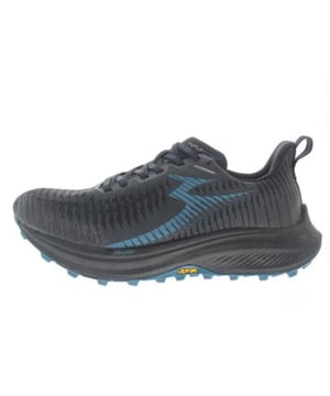 
361° (Three Sixty One degrees) trail hardloopschoen, model 361-Futura WATERPROOF in een heren uitvoering. Gemaakt van een lichtgewicht waterafstotend mesh bovenwerk. Vibram slijtzool met een trail profiel en een ENGAGE° dempende tussenzool. De 5cm hoge teensprong zorgt voor een enorm snelle afwikkeling, waardoor ook een minder buigzame grote teen (gewricht) makkelijk doorrolt. Zwart met petrol blauwe details. Uitneembaar voetbed.
Hakhoogte 40mm.
Hielheffing 0,8mm.