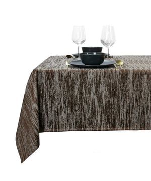 
Ben jij toe aan een nieuwe look voor je woon- of slaapkamer? Met de items van Unique Living breng je in een handomdraai extra sfeer, kleur en comfort in huis. De producten zijn geïnspireerd op de nieuwste trends en combineren tijdloos design met hoogwaardige materialen. Of je nu kiest voor een zacht plaid voor op de bank of een kussen met structuur als eyecatcher op het bed – elk item uit de collectie straalt kwaliteit en stijl uit. Veel kussenhoezen zijn voorzien van een handige blinde ritssluiting en worden geleverd inclusief binnenkussen (tenzij anders vermeld). Dankzij de stevige vulling behouden ze hun vorm en zorgen ze voor een luxe uitstraling.Waarom kiezen voor Unique Living?- Gemaakt van kwalitatieve, duurzame materialen- Verkrijgbaar in verschillende stijlen, kleuren en afmetingen- Een mooie mix van comfort en decoratieOnderhoudstipsWil je de hoezen wassen? Wij raden aan om ze binnenstebuiten te wassen met de hand of op een fijn wasprogramma van maximaal 30 graden. Zo blijven kleur en textuur mooi behouden, en geniet je nog langer van je favoriete woonaccessoires.Over Unique LivingUnique Living staat voor sfeervol wonen met een persoonlijke touch. De uitgebreide collectie bestaat uit sierkussens, plaids en tafellinnen die je eindeloos kunt combineren. Of je nu houdt van rust en eenvoud of juist van uitgesproken details: er is altijd een stijl die bij jouw interieur past. - Afmeting: 145x300 - Kleur: Bruin - Materiaal: Polyester