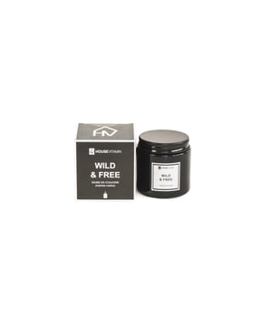 
WILD & FREE! - We have combined our favorite moods combined with our favorite perfumes. These scented candles are not only fashionable to look at, they also smell fantastic! Go for lots of wild and free moments!Important features:- Made of glass- A sweet and strong perfume smelling fragrance- Volume: 100grStyling tip: Where could your home use some more wild and free moments? Merk: Scented Candle - Perfumed Wax- 100gr - Wild and free