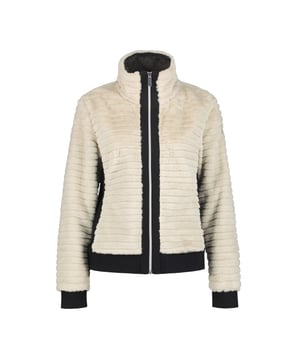 
Laat u betoveren door de onweerstaanbare wintercharme van de LUHTA Isolahti fleece sweater met rits voor dames. Deze chic witte sweater, ontworpen in de karakteristieke stijl van LUHTA, combineert een veelzijdige functionaliteit met een elegante esthetiek. De LUHTA Isolahti sweater is een uitmuntende aanvulling op uw wintergarderobe, dankzij de talloze voordelen die het biedt. Het is uw betrouwbare metgezel tijdens koude winterdagen, met de knusse en comfortabele warmte die het uitstraalt door het hoge kwaliteit fleece materiaal. Deze materialen zijn attent geselecteerd om een aanhoudende thermische isolatie te bieden zonder in te leveren op ademend vermogen, waardoor een ideale balans tussen comfort en warmte behouden blijft. Een kritisch constructiekenmerk van deze sweater is de rits aan de voorkant waarmee hij is uitgerust. Deze zorgt voor een ongekend gebruiksgemak doordat ze het makkelijker dan ooit maken om de sweater aan of uit te trekken, of gewoon om de temperatuur naar wens