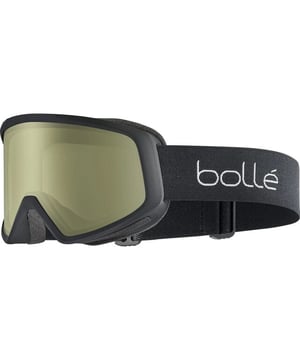 
Constructie en technologieën, verhoogt de BOLLÉ Bedrock skibril de zichtbaarheid en veiligheid om het maximale uit je wintersportervaring te halen, zelfs in de meest uitdagende omstandigheden. Als wintersporter weet je hoe belangrijk zichtbaarheid en bescherming tegen de elementen zijn. De BOLLÉ Bedrock skibril biedt beide en nog meer. De goggle is speciaal ontworpen voor nachtritten en zeer mistige omstandigheden, wat extra zicht en contrast bij weinig licht biedt. De opvallende gele tint van de lens optimaliseert de lichtdoorlaatbaarheid en verbetert de diepteperceptie. Hierdoor kun je gemakkelijker obstakels en terreinoneffenheden onderscheiden, wat resulteert in een veiligere en betere wintersportervaring. Een ander belangrijk aspect van de BOLLÉ Bedrock skibril is het lichtgewicht TPU-frame. Deze hoogwaardige kunststof garandeert een perfecte pasvorm en comfort, zelfs na uren intensief gebruik. Het gestroomlijnde, matte zwarte frame zorgt niet alleen voor een sportieve look, maar