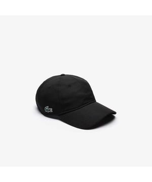 
 Een lichte effen Lacoste Sport-cap van taf, waarbij eenvoud en performance centraal staan. Dit heerlijk comfortabele en beschermende accessoire heeft ademende oogjes en een verstelbare band aan de achterkant en is verkrijgbaar in diverse moderne kleuren. Een cap die je zowel in de stad als op de training kunt dragen.

Taf: gladde, zeer lichte geweven stof met een licht glanzende afwerking
Verstelbare band
Ademende rijggaatjes
Decoratieve stiksels
Groen krokodillenlogo aan de zijkant
Buitenste laag: Polyester (100%) / Binnenste laag: Polyester (100%) / Afwerkingsbies: Katoen (82%), Polyester (18%) / Voering voorkant: Polyester (100%) 