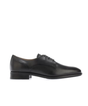 Mens BOSS Colby Derby Shoes in black.- Leather upper.- Lace up fastening.- Minimalist design.- Comfortable interior.- Subtle branding.- Durable sole.- Ref: 50503772-001