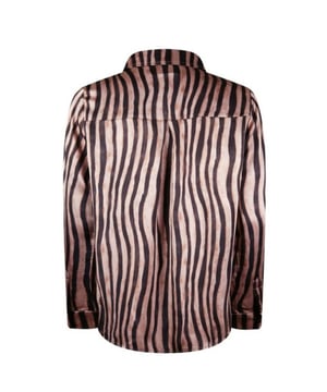 
POOOLS BLOUSE 533230-P3400 
100% VISCOSE 
BLOUSE 
PLATTE KRAAG 
LANGE MOUWEN MET MANCHETTEN 
KNOOPSLUITING 
ONREGELMATIGE STREEPDESIGN 
BRUIN-CAMEL 
MATTE GLANS 
LANGER MODEL 
RECHTVALLEND 
VALT NORMAAL OP MAAT 
PRODUCTCODE 533230-P3400