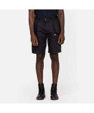 Rüste deine Arbeitsgarderobe mit unserer Redhawk Pro Short auf. Diese Short mit regulärer Passform verfügt über mehrere Taschen zum Tragen der wichtigsten Arbeitsgegenstände und Platz zum Einsetzen deiner Knieschützer. Ein unverzichtbarer Style mit sauberen Kontrastnähten. Reguläre Passform für den Alltag. Nach unten geöffnete Taschen für deine Knieschützer.