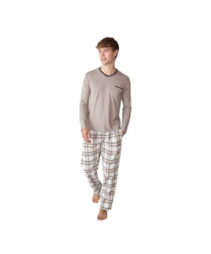 J&J Brothers Herren-Herbst-/Winterpyjama aus weicher, atmungsaktiver Baumwolle, perfekt für Ihre Nächte zu Hause. Hochwertiger Herrenpyjama!

 Langärmliger Herren-Pyjama aus weicher Baumwolle, ideal zum Faulenzen oder Entspannen zu Hause bei maximalem Komfort.

 Sein modernes und raffiniertes Design passt sich perfekt der männlichen Figur an und betont die Silhouette mit einem entspannten Stil.

 Das Set enthält ein langärmliges T-Shirt mit V-Ausschnitt, das ihm einen modernen und vielseitigen Stil verleiht, ideal für alle, die Komfort suchen, ohne auf Stil zu verzichten.

 Die lange Hose hat eine lockere Passform und einen elastischen Bund mit Kordelzug für zusätzlichen Komfort. Sie verfügt außerdem über praktische Seitentaschen, die sich perfekt zum Tragen kleiner Gegenstände eignen oder dem Design einfach eine funktionale Note verleihen.

 Alle Pyjamas bestehen aus Baumwolle, einem weichen und atmungsaktiven Material, das sich perfekt für jede Jahreszeit eignet und für Frische und Komfort während der Ruhe sorgt.
 Komposition: 100% Baumwolle
 Pflege:
Bei maximal 30ºC waschen.
 Kurzer Spin.
 Verwenden Sie kein Bleichmittel.
 Verwenden Sie keinen Trockner.
 Maximale Bügeltemperatur: 110º.
 Reinige chemisch nicht.