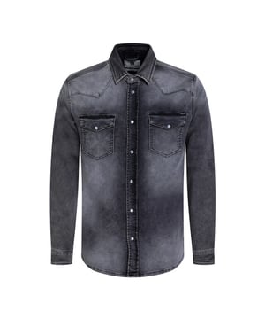 
De perfecte blend van casual en stoer. Dit denim shirt heeft een moderne verwassen look, stretch comfort door jogg denim en handige borstzakken. De felt branding zorgt voor een opvallend accent. Draag open over een basic tee voor een nonchalante stijl.