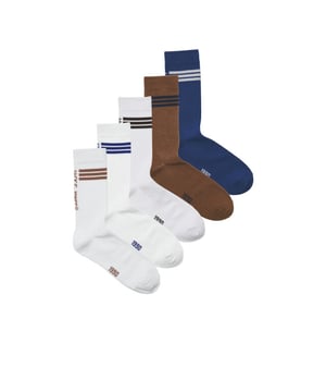 
Sportieve stijl voor elke dag: de gestreepte JACJACE tennissokken 5-pack van Jack & Jones De JACJACE tennissokken van Jack & Jones bieden een comfortabele fit en een klassieke sportieve look. Dankzij het ademende katoen en het iconische gestreepte design zijn deze sokken een vaste waarde in elke sport- of casual outfit.