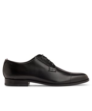 Mens HUGO Ruston Derby Shoes in black.- Leather upper.- Lace up fastening.- High-tech memory-foam lining.- Concealed  sneaker-inspired sole.- Ref: 50470174001