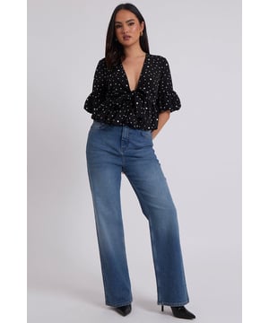 Our Carolina Bubble hem top will add stylish impact to your wardrobe&nbsp;with tie detail and peplum sleeves.