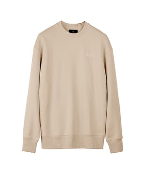Y-3 French Terry Crew Sweater in kleibruin.Y-3 is een sterk onderzoek naar de mix van sport en stijl en de spanning die ontstaat door het mengen van traditie met alles wat modern is. - Yohji Yamamoto Een Y-3 essential krijgt een frisse update. De French Terry Crew Sweater heeft een casual oversized vorm en is gemaakt van zacht French terry katoen. Een Y-3 sweatshirt herwerkt met een moderne logo look.- Losse pasvorm.- Geribde ronde hals.- Halve maan voering bij de hals.- Lange mouwen met druppelvormige schouder.- Geribde manchetten en zoom.- 100% katoen.  Machinewasbaar.- Ref: IV5581
