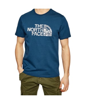 The North Face Woodcut Dome Men's T-Shirts are simple and easy to fuse in any fashion. Whether it be outdoors or indoors, it's subtle style fits for any casual occasion.