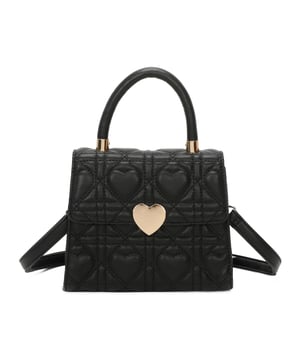 Quilted Heart Grab Bag
Single Grab Handle
Detachable long strap
Top flap mag dot closure
Interior slip pocket
Gold tone metal hardware
Handle drop: max. 60cm
Dimensions: H16cm x W21cm x D10cm
Material: Synthetic