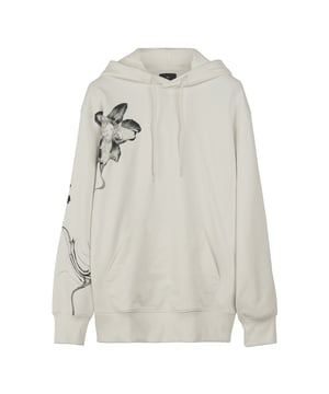 Y-3 Graphic French Terry Hoodie in gebroken wit. De Y-3 Graphic French Terry Hoodie combineert essentiële dagelijkse kleding met grafische stijl. Een abstracte bloemenprint staat op de borst en omsluit de mouwen. Katoenen French Terry zorgt voor een relaxte pasvorm en een kangoeroezak benadrukt het relaxte comfort.- Een casual Y-3 hoodie.- Normale pasvorm.- Capuchon met trekkoord.- Lange mouwen met overslag.- Kangoeroezak.- Geribde manchetten en zoom.- Y-3 logo.- 80% katoen 20% polyester (gerecycled).  Machinewasbaar.- Ref: IV7736