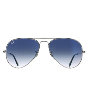 Ray-Ban Zonnebril Aviator 3025 003 / 3F Zilver Light Blauw Gradiënt 58mm werden oorspronkelijk ontworpen in 1936 voor Amerikaanse militaire piloten en sindsdien een van de meest iconische zonnebril-modellen ter wereld werden. Het tijdloze ontwerp wordt gekenmerkt door het dunne metaaldraadframe, grote traanvormige lenzen en fijne metalen tempels met siliconen tips en neuskussens voor een aangepaste en comfortabele pasvorm. Dit klassieke model is verkrijgbaar in verschillende maten en een scala aan kleur.
