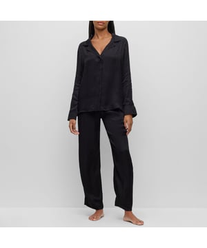 Womens Hugo Satinoir Pyjamas in black.- Spread collar.- Long sleeves with button cuffs.- Ful button fastening.- Elasticated waistband.- Ref: 50484438001