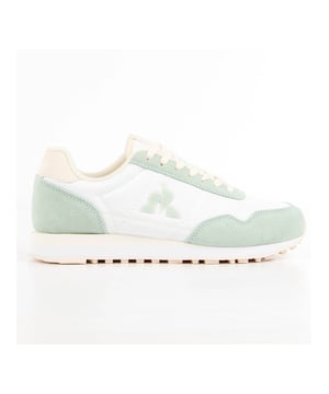 Basket Le Coq Sportif Astra2 Damen Grün Synthetik. Authentischer Schuh der Marke Le Coq Sportif - Streetwear-/Sportswear-Design von Le Coq Sportif - Le Coq Sportif für Damen, modisch, perfekt für den Alltag - Der grüne Basket Le Coq Sportif lässt sich hervorragend mit dem Rest Ihrer Garderobe kombinieren - Bequeme synthetische Materialien - Klassische Schnürsenkel - Astra2 - Synthetik