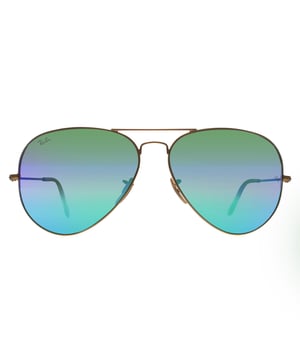 Ray-Ban Sunglasses Aviator 3025 112/19 Gold Green Flash Mirrored 62mm were originally designed in 1936 for US military pilots and have since become one of the most iconic sunglasses models in the world. The timeless design is characterised by the thin metal wire frame, large teardrop shaped lenses and fine metal temples that feature silicone tips and nose pads for a customised and comfortable fit. This classic model is available in various sizes and an array of colourways.