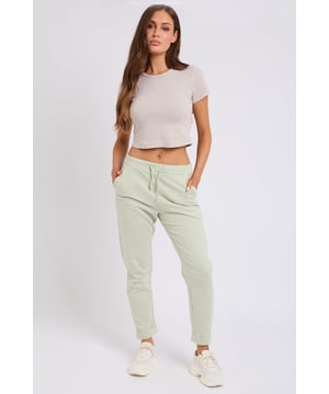 There's no need to compromise fashion for comfort in our Turn Up Green Jogger! Team with our Volume Sleeve Crop Sweater for the ultimate comfy vibe!