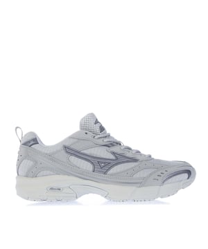 The MXR Sport draws inspiration from the Maximizer line. Straight from the early noughties’ catalogues  it captures that era’s retro-tech aesthetic to perfection. Mizuno’s commitment to excellence and craftsmanship is central to the MXR Sport  where every aspect of the sneaker reflects the brand’s ongoing pursuit of a balance between tradition and innovation. The MXR Sport features a palette of tonal colours  with the only contrast being the Runbird logo. By opting for this design approach  the attention is directed towards the refined combinations of materials  details  and finishes of the shoes.