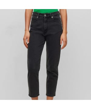 Mom fit (relaxed fit) - tapered leg - carotte shape - high rise