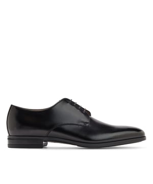 Refined Derby shoes by BOSS in polished leather with a rubber outsole and leather lining.Fully lined.