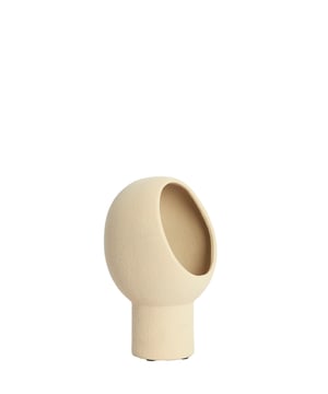 
Shop dit prachtige artikel van Light & LivingLight & Living - Tafellamp 18,5x17x30 cm MONK keramiek zand is gemaakt en ontwerpen door het Nederlandse merk Light & Living.De belangrijkste kenmerken van het artikel zijn als volgt:Kleur: BruinProduct Lengte: 18.5Product Breedte: 17Producht Hoogte: 30Gewicht: 1.25Light & Living werd meer dan vijftig jaar geleden opgericht. We begonnen met het maken van lampenkappen in een kleine fabriekshal. Al snel kwamen daar lampen bij, zodat we een totaal verlichtingsconcept konden aanbieden. Na vele jaren actief te zijn geweest op de verlichtingsmarkt, zijn we gaan uitbreiden met betaalbare woonaccessoires en (klein)meubelen.Wij weten als geen ander dat thuis de plek is waar mensen zich vaak het prettigst voelen. Een eigen plek, ingericht met comfortabele meubels en sfeervolle verlichting. We denken graag met je mee. Daarom reizen we de hele wereld over op zoek naar de mooiste verlichting en woondecoratie. We zijn altijd op zoek naar dat ene speciale item waar ons hart sneller van gaat kloppen. Deze momenten leggen we vast en vertalen we naar onze producten.Twee keer per jaar presenteren we een nieuwe seizoenscollectie. Zo weten we je elke keer weer te inspireren! - Afmeting: 18.5x17x30 - Kleur: Bruin - Materiaal: Keramiek