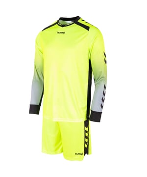 
<p> De Hummel Freiburg Keeperset is een keeper tenue voor zowel kinderen als volwassenen. Het ClimaTech Finisch materiaal zorgt ervoor dat het materiaal ademend waardoor je droog en comfortabel blijft tijdens de wedstrijd. Op beide mouwen is het shirt voorzien van extra lange padding voor bescherming tijdens een val. Het short is voorzien van een binnen broek en heeft een elastische band met trekkoord. </p> <b>Materiaal:</b><br> 100% Polyester