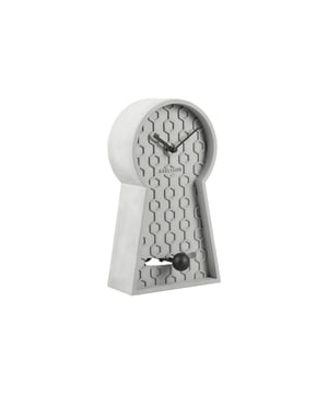 
Robuuste rakker! De Honeycomb Pendulum tafelklok van Karlsson staat als een huis op je nachtkastje of dressoir. Hij is gemaakt van gepolijst cement en heeft een wijzerplaat met subtiel honingraat motief, waar hij ook zijn zoete naam aan te danken heeft. Geen zorgen, want de bijen blijven uit de buurt. De Honeycomb Pendulum van Karlsson is verkrijgbaar in de kleuren dark grey, grey, pink en white. - Afmeting: 6x14x25cm - Kleur: Grijs - Materiaal: Beton