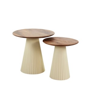
Ontdek onze Salontafel set Alen, een unieke toevoeging aan ons assortiment. Merk: Kick Collection Hoogte: 45/40 cm Breedte: 48/38 cm Diepte: 48/38 cm Materiaal: Mangohout en metaal