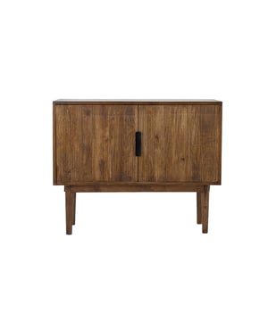 
Shop dit prachtige artikel van Light & LivingLight & Living - Kast 100x40x80 cm BITIKA hout donker bruin is gemaakt en ontwerpen door het Nederlandse merk Light & Living.De belangrijkste kenmerken van het artikel zijn als volgt:Kleur: BruinProduct Lengte: 100Product Breedte: 40Producht Hoogte: 80Gewicht: 26.9Light & Living werd meer dan vijftig jaar geleden opgericht. We begonnen met het maken van lampenkappen in een kleine fabriekshal. Al snel kwamen daar lampen bij, zodat we een totaal verlichtingsconcept konden aanbieden. Na vele jaren actief te zijn geweest op de verlichtingsmarkt, zijn we gaan uitbreiden met betaalbare woonaccessoires en (klein)meubelen.Wij weten als geen ander dat thuis de plek is waar mensen zich vaak het prettigst voelen. Een eigen plek, ingericht met comfortabele meubels en sfeervolle verlichting. We denken graag met je mee. Daarom reizen we de hele wereld over op zoek naar de mooiste verlichting en woondecoratie. We zijn altijd op zoek naar dat ene speciale item waar ons hart sneller van gaat kloppen. Deze momenten leggen we vast en vertalen we naar onze producten.Twee keer per jaar presenteren we een nieuwe seizoenscollectie. Zo weten we je elke keer weer te inspireren! - Afmeting: 100x40x80 - Kleur: Bruin - Materiaal: Hout