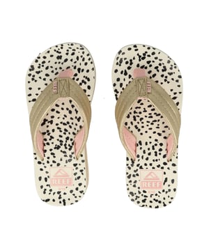 Stijlvol en elegant voor de dag komen doe je met deze topper uit de laatste Reef collectie. 
Reef Slippers Ahi Wedge Scatter CI4017 Brons. Voor 23.59uur besteld, morgen geleverd.