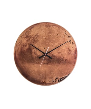 
Make a statement! Met Karlsson wandklok Mars haal jij een uniek kunstwerk in huis. Wandklok Mars van Karlsson heeft een ontwerp dat doet denken aan de planeet Mars. De grote ronde klok, ontworpen door BOX32 Design, gemaakt van spiegelend glas is chic, modern en classy maar bovenal opvallend. Een prachtig decoratief accent in de slaapkamer, woonkamer, keuken of werkruimte! - Afmeting: 4x60x60cm - Kleur: Bruin - Materiaal: Glas