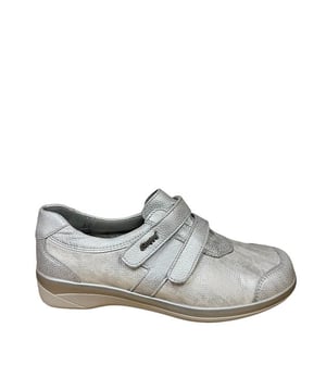 
De 3972 397-029 van Stuppy is een echte blikvanger. De 3972 397-029 is uitgevoerd in de kleur Grijs/zilver metallic. Bekijk ook onze overige collectie van Stuppy op onze webshop!