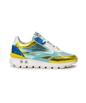 
Floris van Bommel Women op onze webshop. Deze veterschoenen van het topmerk Floris van Bommel maken je outfit helemaal compleet. Fantastisch afgewerk in een combinatie van mooie materialen,.Doordat het voetbed uitneembaar is, kunnen ook eigen inlegzolen gedragen worden. Deze sneakers van Floris van Bommel, artikelnummer SFW-10097,86-01 Blokki 02.06, bestel je gemakkelijk op onze webshop.