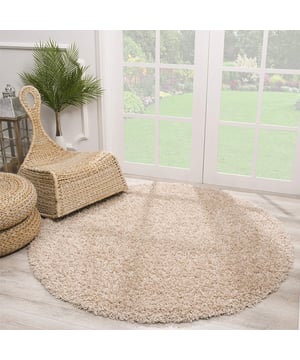 
Modern vloerkleed uit de Shaggy Soft collectie. - 80 CM ROND   Shaggy tapijten zijn er in allerlei soorten en maten. Zeer mooi en warm hoogpolig vloerkleed. Ideaal in je woonkamer, slaapkamer of onder de eettafel. - Vlekbestendig en onderhoudsvriendelijk omdat het kleed is gemaakt van synthetische vezels. - Kleurvast, waterafstotend, antistatisch en anti-allergisch. - Naast een zacht en comfortabel gevoel beschikt dit materiaal over diverse goede eigenschappen waardoor het tapijt pluisvrij en gemakkelijk schoon te maken is. Productspecificaties: 100% Soft Touch Polypropyleen Poolhoogte : 35mm Gewicht = 2.400gr/m² Geluiddempend Geschikt voor vloerverwarming Anti-statisch en Anti-allergisch Kleurvast en waterafstotend Merk: Muratap Materiaal: Polypropyleen Kleur: Beige Afmetingen: 80 CM ROND EAN: 8438475673610