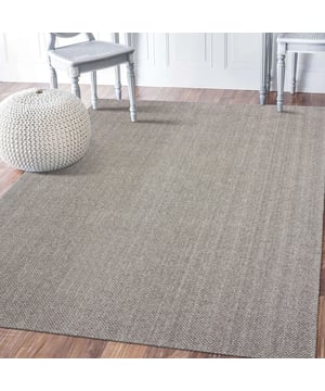 
- 160x230 CM   Warm en stevig Dit prachtig getuft vloerkleed is gemaakt van een mix van wol- en polyestergaren met een aangename dikte van 1 cm. De combinatie van Wol en Polyester zorgt voor schoonheid, warmte en is zeer stevig en prettig om op te lopen. De natuurlijke uitstraling past in elk interieur. Dit vloerkleed is verkrijgbaar in verschillende maten en is zeer onderhoudsvriendelijk. Natuurlijke wollook: dit vloerkleed is gemaakt van een mix van wol (20%) en polyester (80%) met een aangename dikte tot 1 cm. Kwaliteit: De machinale plukjes wol en polyester zorgen voor een uitzonderlijke schoonheid en warmte. Het vloerkleed is zeer robuust (3,0 kg/m²) en comfortabel om op te lopen. Dit vloerkleed is geschikt voor vloerverwarming. Exclusieve uitstraling: dit vloerkleed geeft je interieur Merk: Muratap Materiaal: Wol Kleur: Grijs Afmetingen: 160x230 CM EAN: 6017422199193 Overig: Anti-statisch en Anti-allergisch , Kleurvast en waterafstotend, Geschikt voor vloerverwarming, Geluiddempend