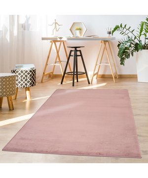 
- 200x290 CM  Paradise Fluffy Vloerkleden Hoogpolig Superzacht Knuffelkleden uit de Paradise collectie. Superzachte fluffy tapijten in meerdere kleuren leverbaar. Ideaal voor in de slaapkamer. Nooit meer koude voeten wanneer je 's ochtends uit bed stapt! In de woonkamer wilt u niet meer op de bank zitten maar het liefst de hele dag op dit vloerkleed liggen. De zachte garen voelen aan als een konijnenvacht en brengt veel comfort, is extreem zacht en heeft een extreem hoog aaibaarheidsgehalte. Keurmerk OEKO-TEX: Al onze machinaal geknoopte tapijten zijn gecertificeerd volgens STANDARD 100 by OEKO-TEX, een wereldwijd uniform en onafhankelijk test- en certificeringssysteem voor textiel. De certificering betekent dat het eindproduct vrij is van gevaarlijke chemicaliën. Merk: Muratap Materiaal: Polyester Kleur: Roze Afmetingen: 200x290 CM EAN: 8720728902746 Overig: Anti-statisch en Anti-allergisch , Kleurvast en waterafstotend, Geschikt voor vloerverwarming, Geluiddempend