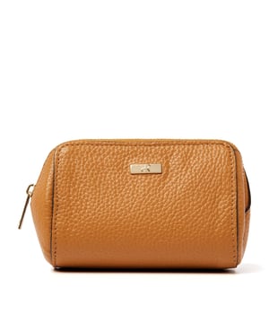 
Afmetingen: 14.00 cm breed x 9.00 cm hoog x 4.00 cm diep <p>Dit leuke make-up tasje is klein van formaat en fijn om mee te nemen in je tas. Je kunt er al je benodigheden in meenemen om zo makkelijk iets terug te vinden, zonder dat je heel je tas hoeft door te zoeken. Ook handig om mee te nemen voor wat kleinere spullen tijdens je vakantie of een weekendje weg.</p>