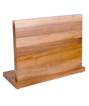 
Krumble magnetisch messenblok de blikvanger voor op het aanrecht Met het Krumble magnetisch messenblok wordt koken nog leuker en eenvoudiger. Het strakke design in combinatie met robuust materiaal geeft een luxueuze uitstraling. De messen worden door een krachtige magneet op hun plek gehouden. Je messen heb je binnen handbereik op dit natuurlijke en stilistische pronkstuk. Het is daarmee niet alleen een functioneel product, maar het ziet er ook nog eens mooi uit op het aanrecht. Het Krumble magnetisch messenblok heeft voldoende ruimte voor een schaar en diverse grote messen. Let op! Dit messenblok wordt geleverd zonder messen.  Specificaties Krumble magnetisch messenblok Materiaal: Acacia hout Kleur: Bruin Lengte: 10,5 cm Breedte: 29,7 cm Hoogte: 22 cm Antibacterieel: Ja Voorzien van anti-slip voetjes  Antibacterieel hout Acacia hout is van nature een antibacteriële houtsoort. Deze messenhouder is dan ook makkelijk en snel te reinigen. Zet ‘m niet in de vaatwasser, maar haal er een vochtig doekje overheen. Afkomstig van de Robinia boom is dit een harde houtsoort die zowel duurzaam als slijtvast is. Acacia houten messenblokken zijn favoriet in de keuken door hun hygiënische karakter. Er is voor dit artikel geen extra onderhoud nodig, want dit type messenhouder gaat van nature jaren mee. Een duurzame keus voor al je hak- en snijwerk.  Veiligheid Er is niets zo gevaarlijk als een instabiel messenblok. Het Krumble magnetisch messenblok is gemaakt van hout en voorzien van antislip noppen aan de onderkant. Het messenblok wiebelt niet wanneer je een mes van de magneet schuift. Aan de achterzijde zit een stukje hout dat het geheel nog robuuster maakt. De magneet zelf is sterk genoeg om grote en zware messen vast te houden. Een ideale houder voor professionele koksmessen. Doordat de messen niet in gleuven zitten, gaat er geen vuil en vocht tussen zitten. Het metaal blijft zo langer in goede conditie.Materiaal: HoutKleur: BruinAfmetingen: Hoogte: 22CM x breedte: 29.7CM x Lengte: 10.5CM